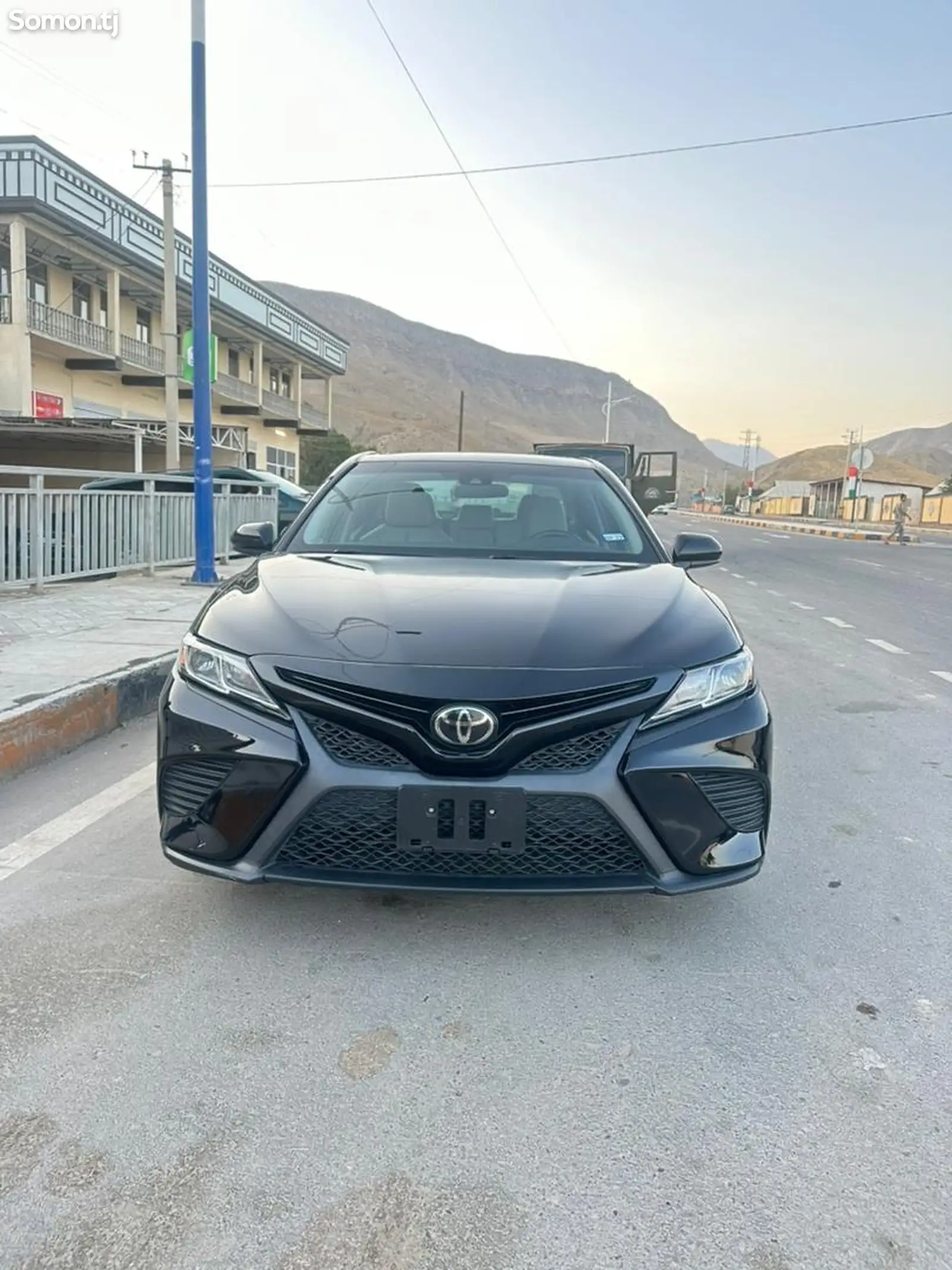 Toyota Camry, 2020-1