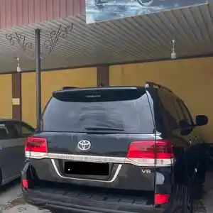 Toyota Land Cruiser, 2018