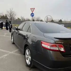 Toyota Camry, 2010