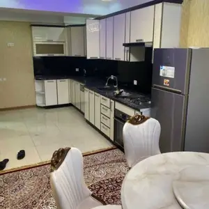 2-комн. квартира, 3 этаж, 220м², И.Сомони