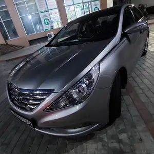 Hyundai Sonata, 2011