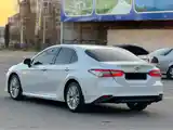 Toyota Camry, 2019-5