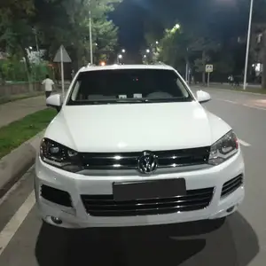 Volkswagen Touareg, 2013