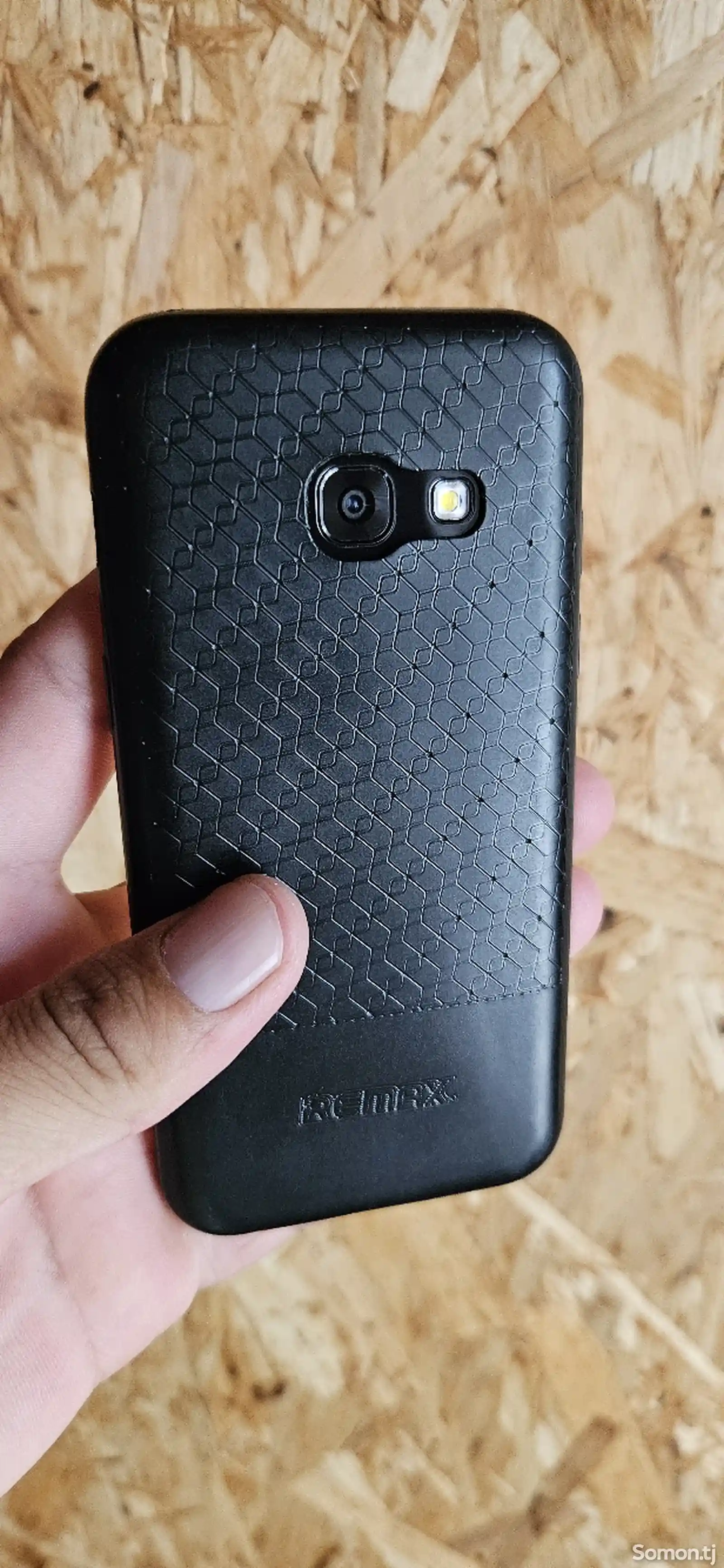 Samsung Galaxy A3, 2017-2