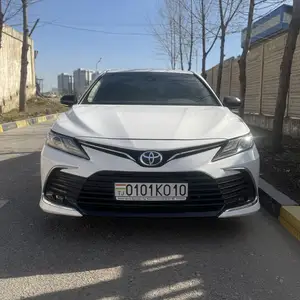 Toyota Camry, 2018