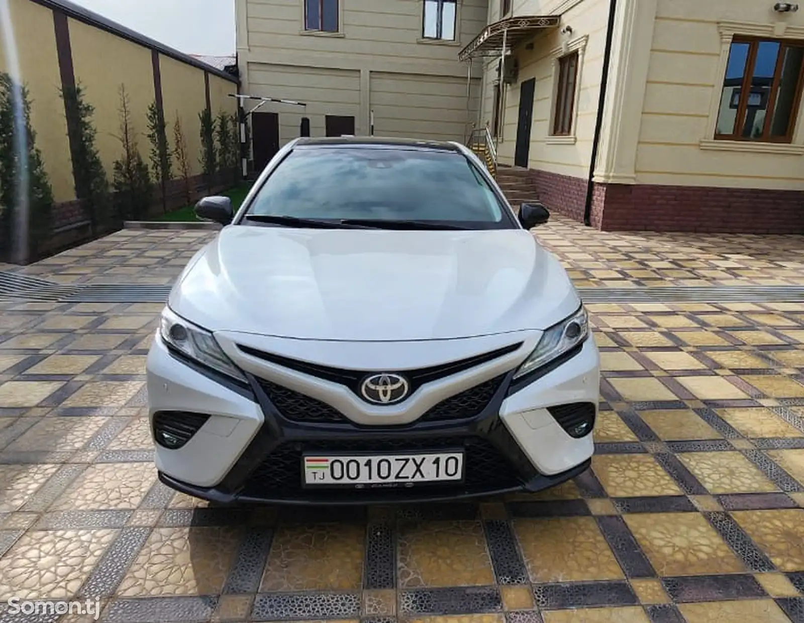 Toyota Camry, 2019-1