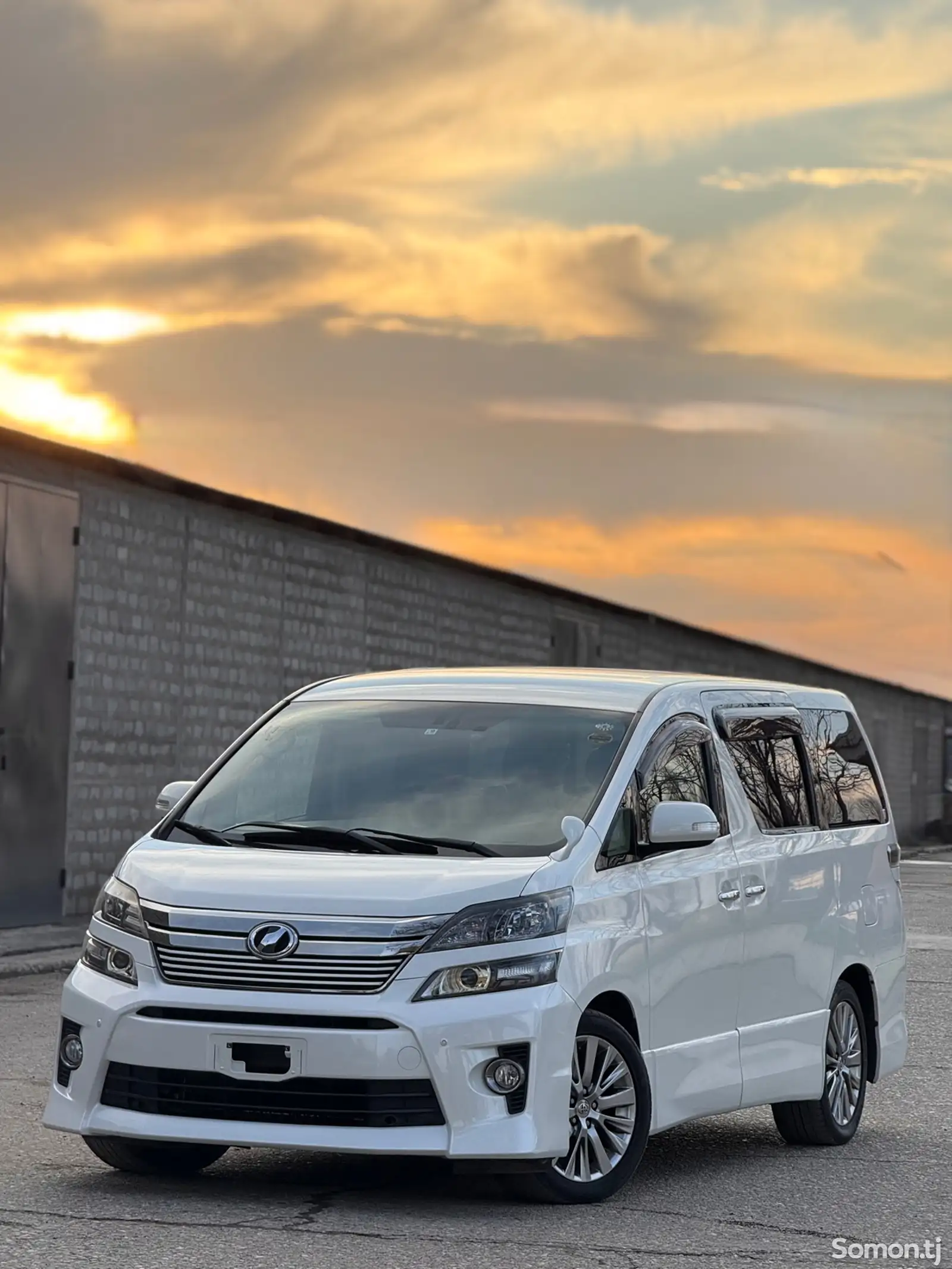 Toyota Vellfire, 2015-1