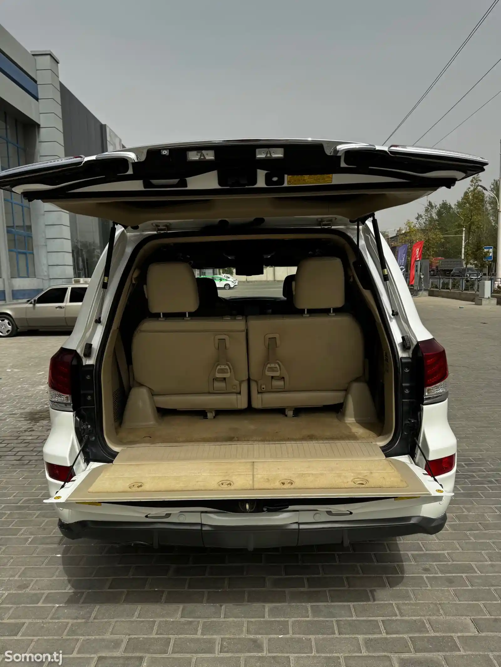 Lexus LX series, 2012-8