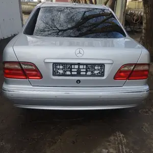 Mercedes-Benz E class, 2001