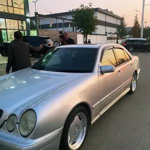 Mercedes-Benz E class, 2000