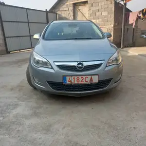 Opel Astra J, 2011