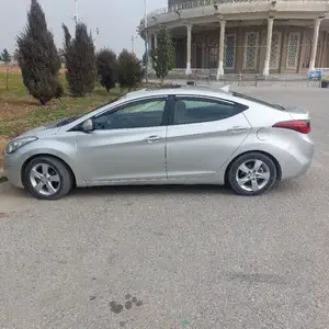 Hyundai Elantra, 2013