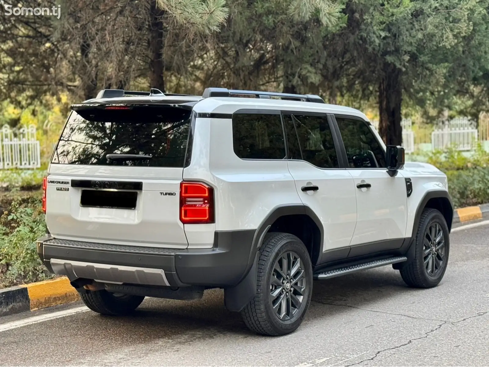 Toyota Land Cruiser Prado, 2024-4