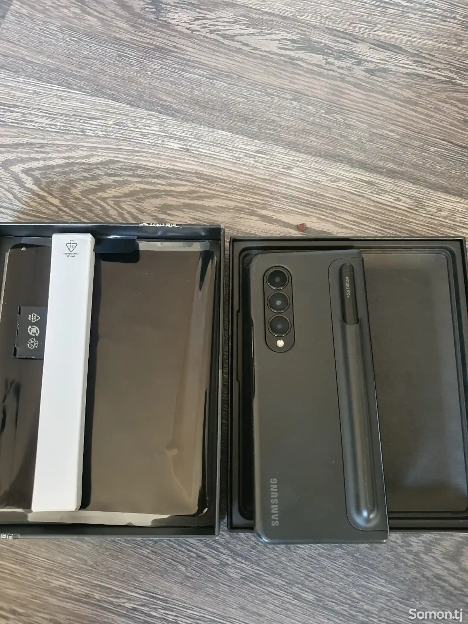 Samsung Galaxy Z Fold 4-6