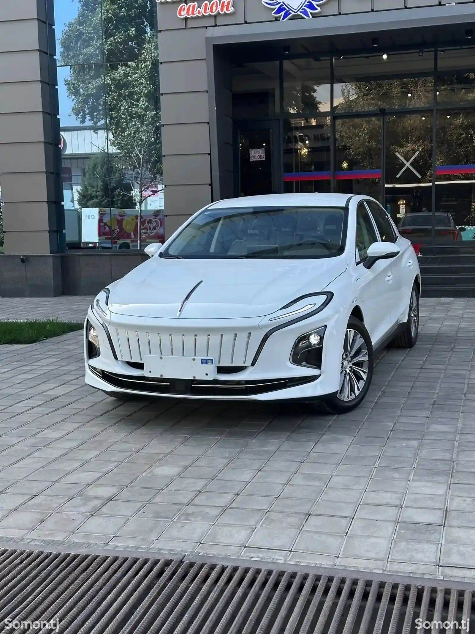 Hongqi E-QM5, 2024 на заказ-5