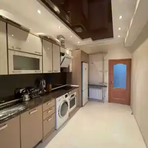 3-комн. квартира, 14 этаж, 120м², И.Сомони