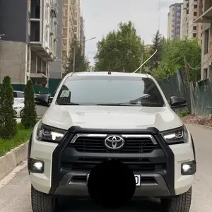 Toyota Hilux, 2022