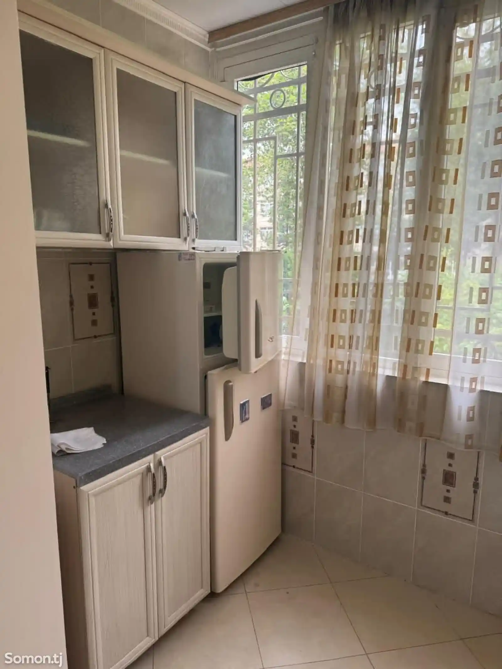 3-комн. квартира, 1 этаж, 115 м², Универмаг-7