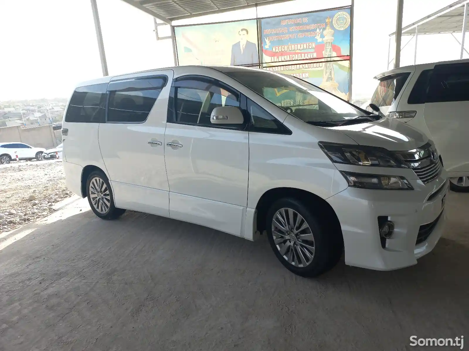 Toyota Vellfire, 2014-10