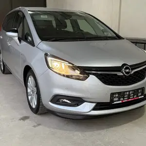 Opel Zafira, 2019