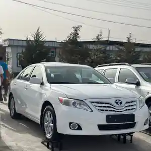 Toyota Camry, 2011