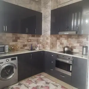 2-комн. квартира, 4 этаж, 100м², Шохмансур, Аэропорт