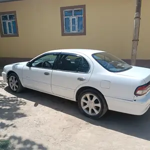 Nissan Maxima, 1998