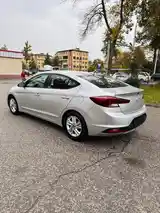 Hyundai Elantra, 2019-5