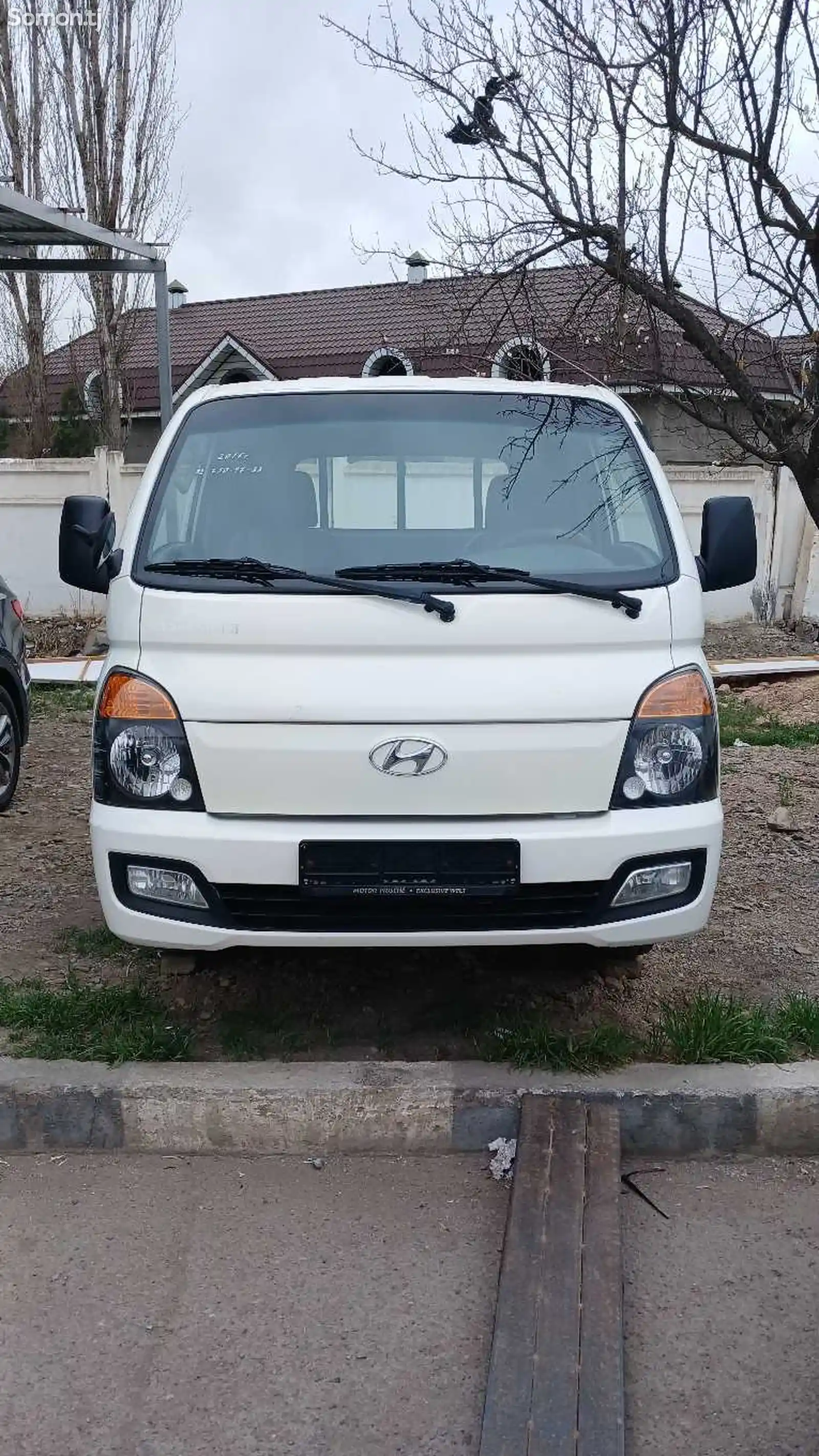 Бортовой автомобиль Hyundai Porter, 2015-1