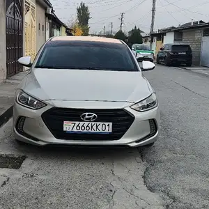 Hyundai Elantra, 2017