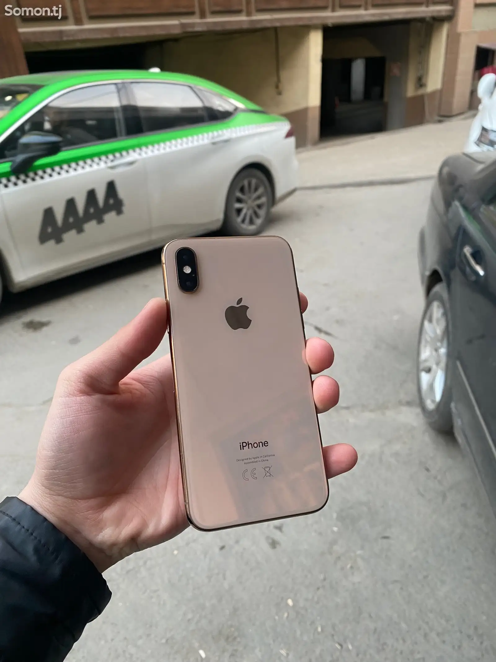 Apple iPhone Xs, 64 gb, Gold-1