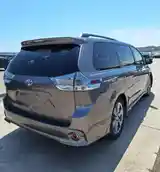 Toyota Sienna, 2017-6