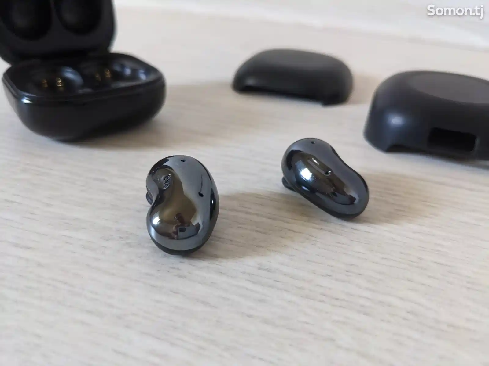 Беспроводные наушники Samsung Galaxy Buds Live-3