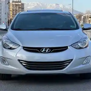 Лобовое стекло на Hyundai Elantra 2011-2016