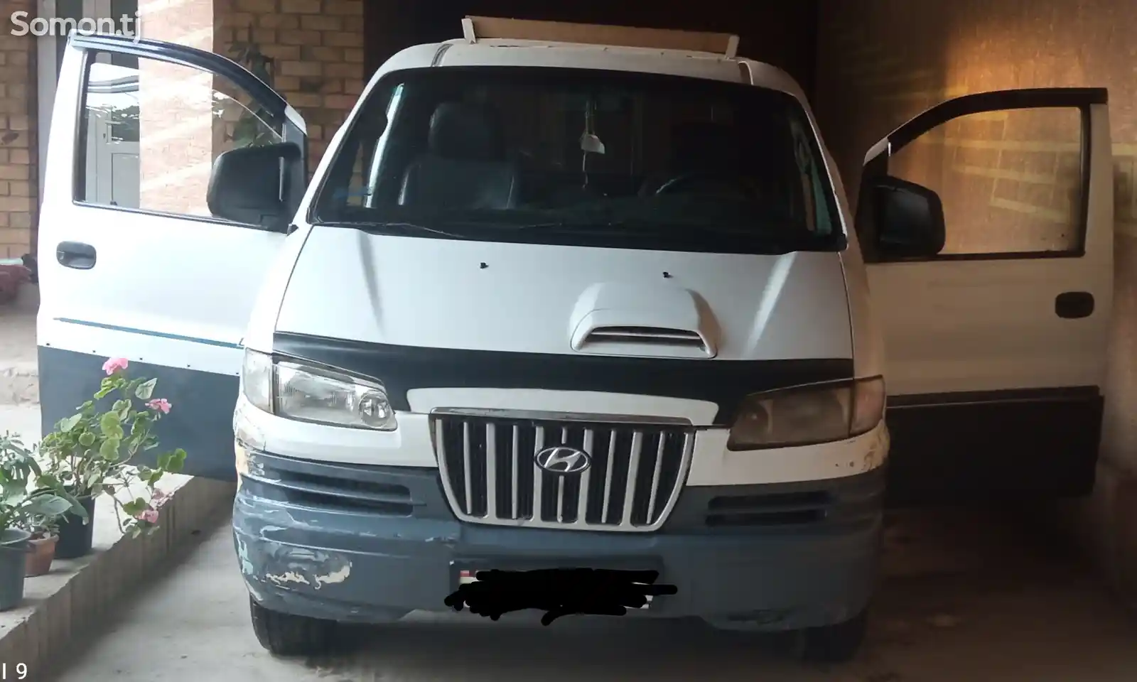 Бортовой автомобиль Hyundai Starex, 2002-1