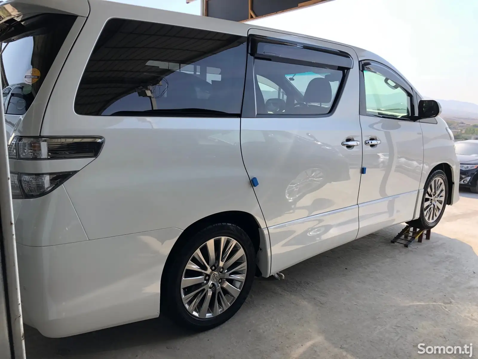 Toyota Vellfire, 2014-7