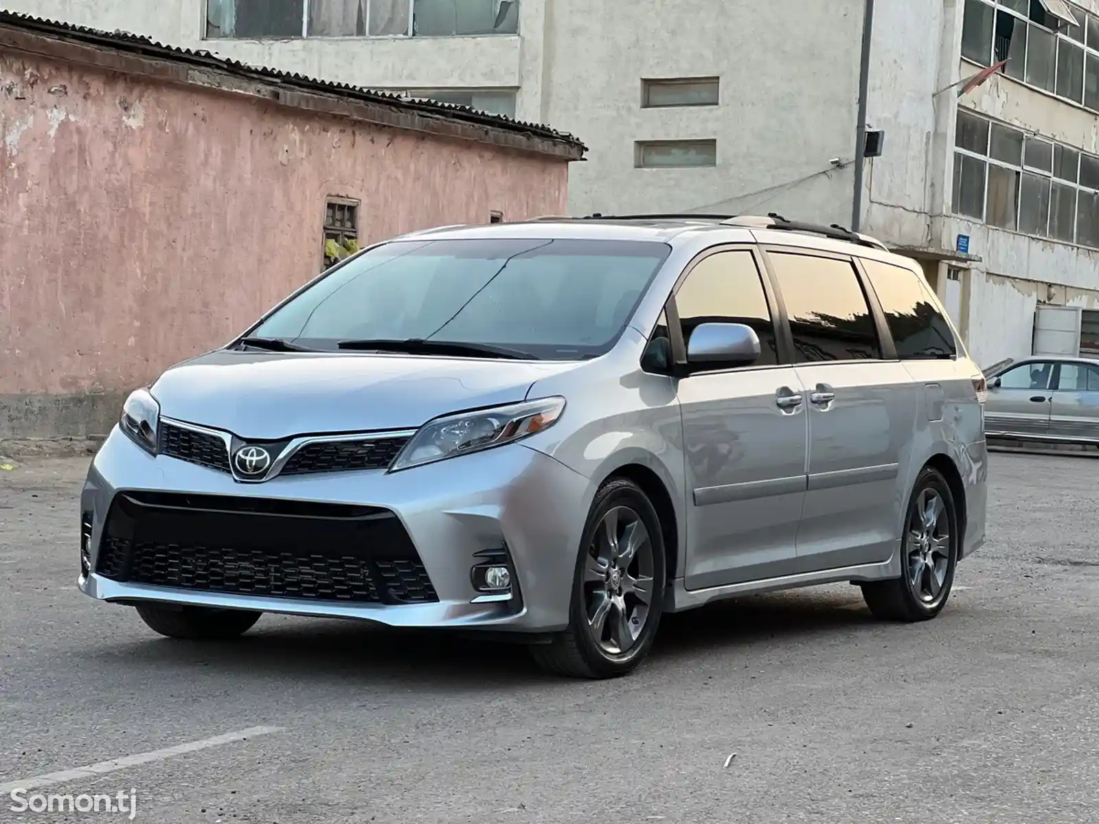 Toyota Sienna, 2016-16