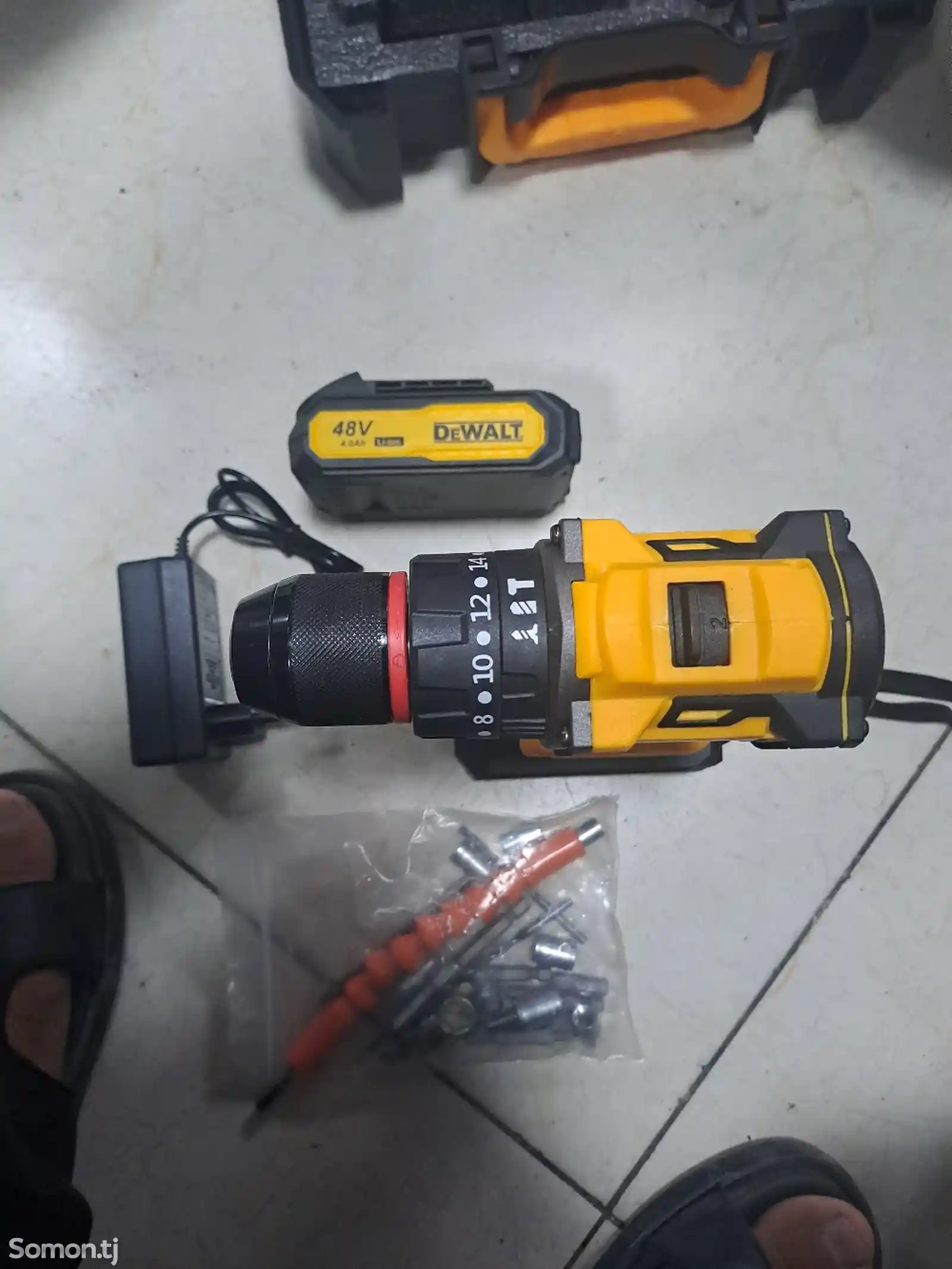 Шуруповёрт бесщеточный DeWalt-2