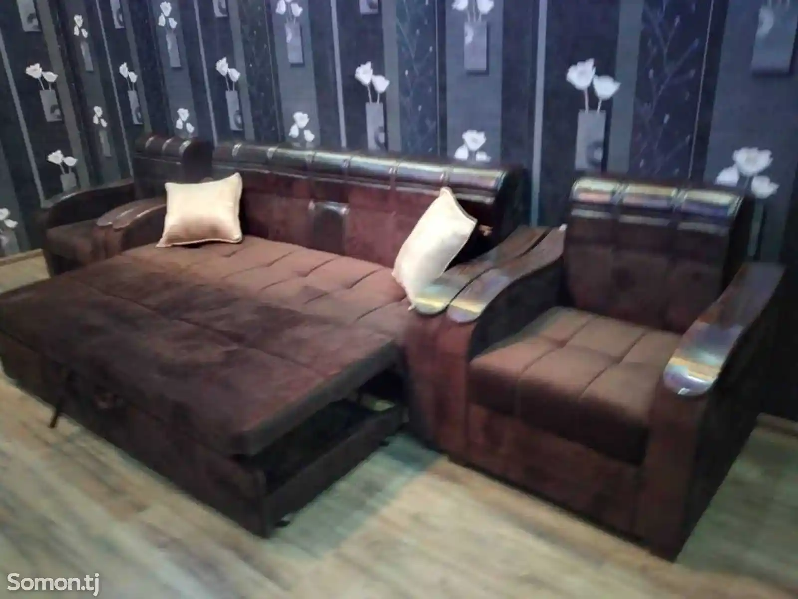 Раскладной диван с креслами-7