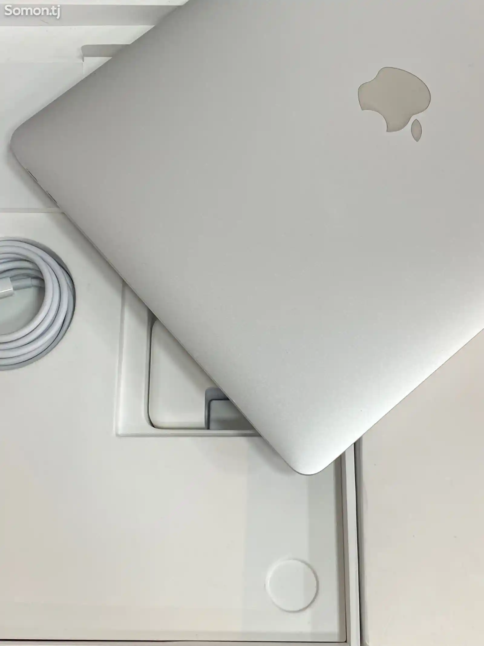 Ноутбук MacBook Air 2020 M1-1