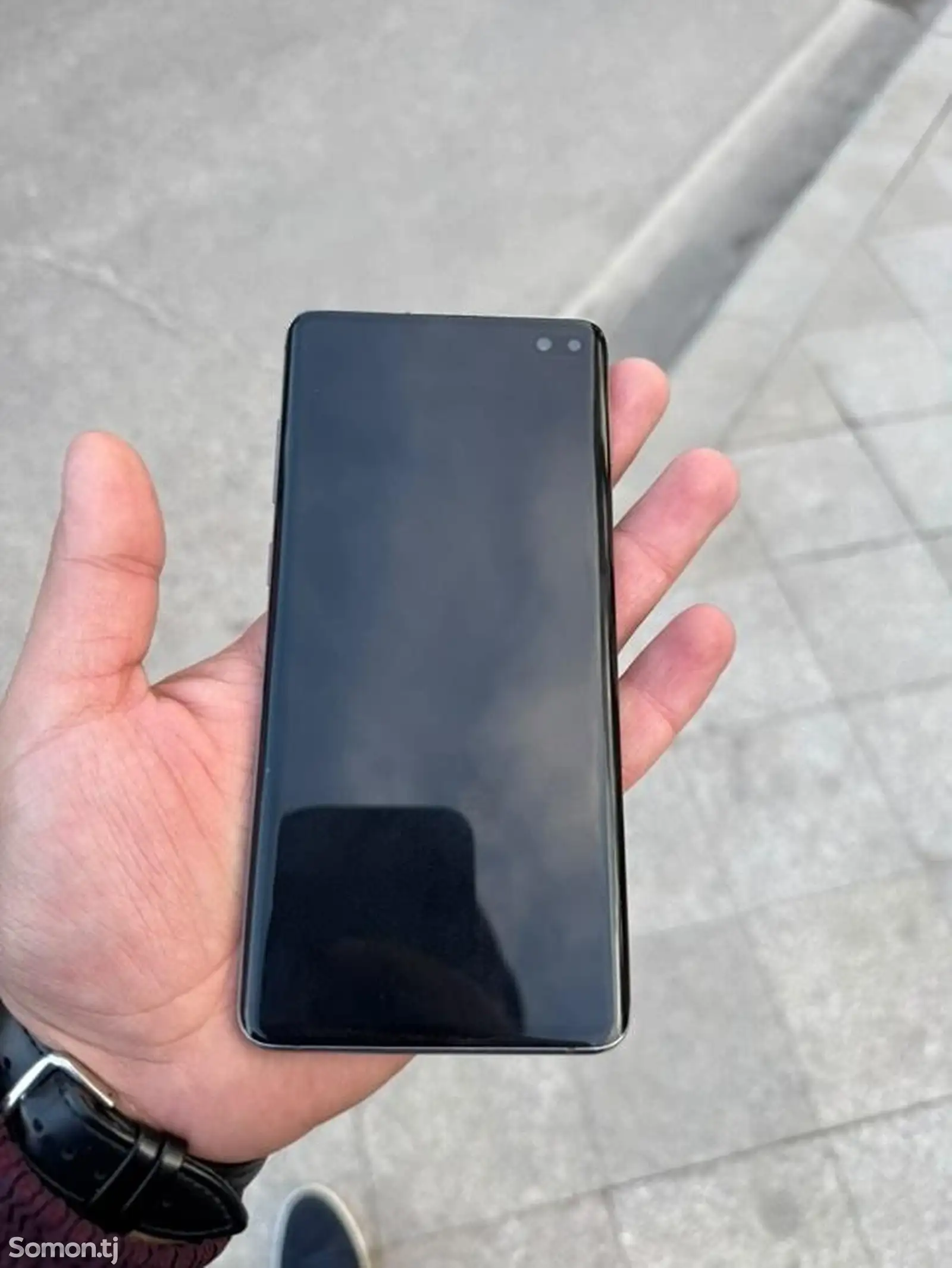 Samsung Galaxy S10 Plus-1