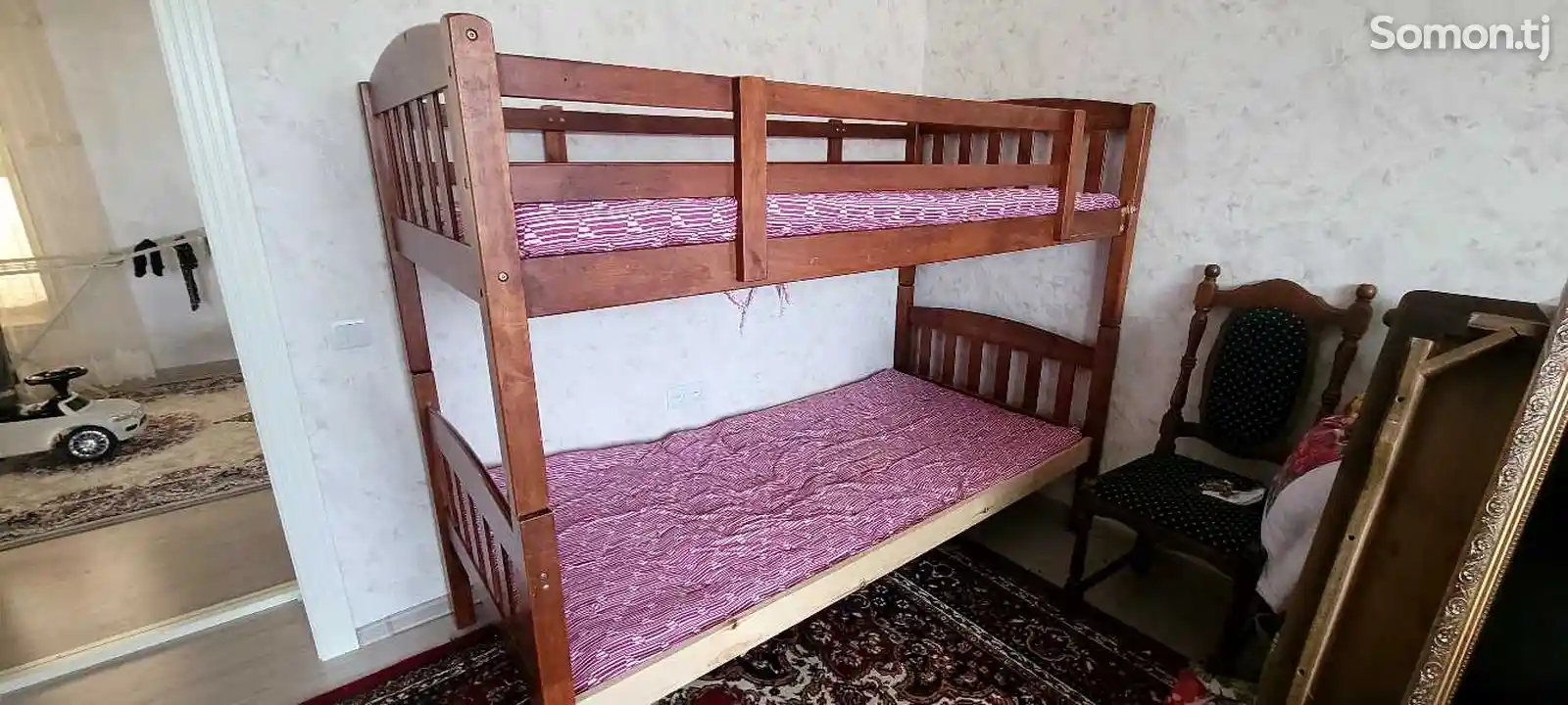 Двухъярусная деревянная кровать-4