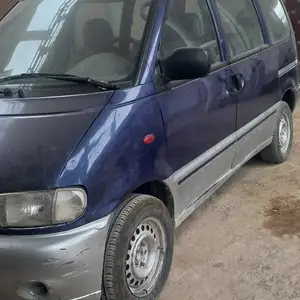 Nissan Serena, 2000