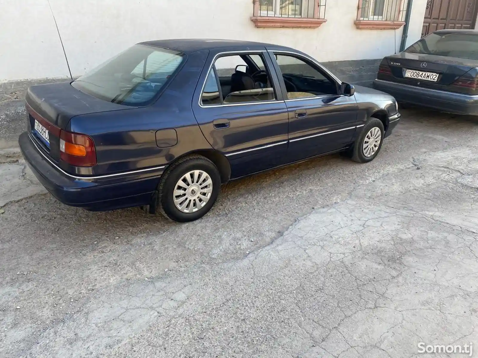 Hyundai Lantra, 1993-5