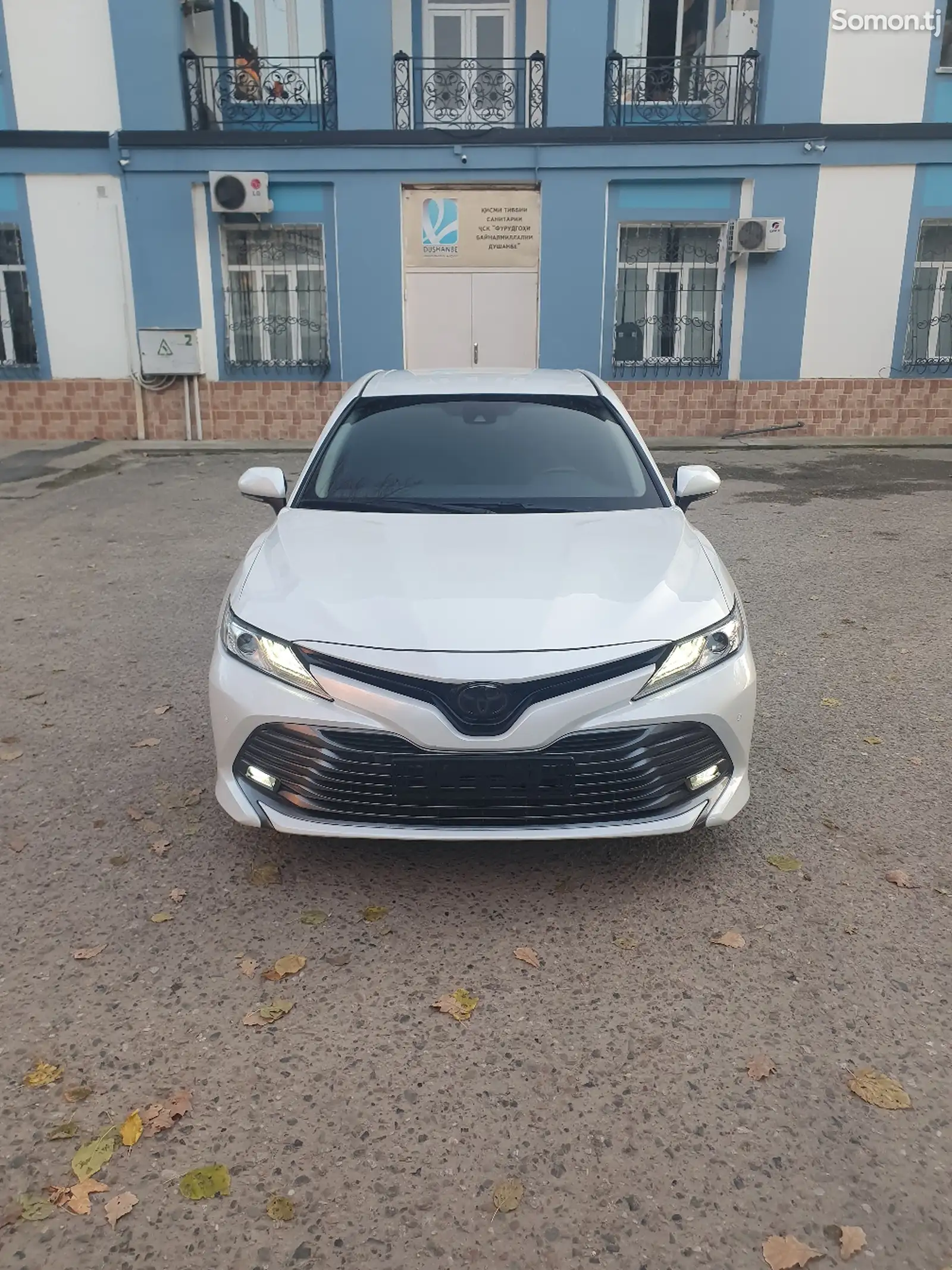 Toyota Camry, 2018-1