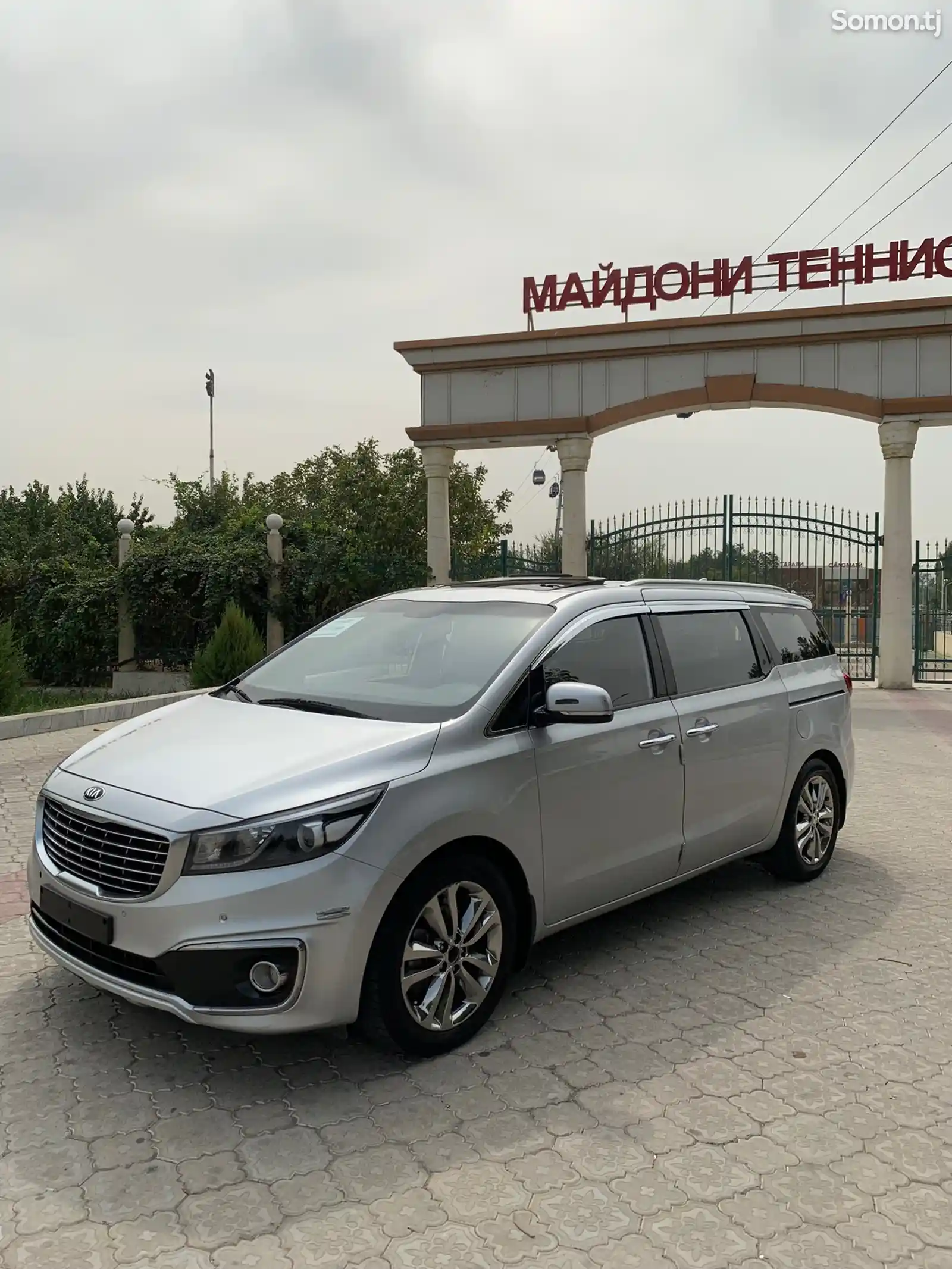 Kia Carnival, 2015-3