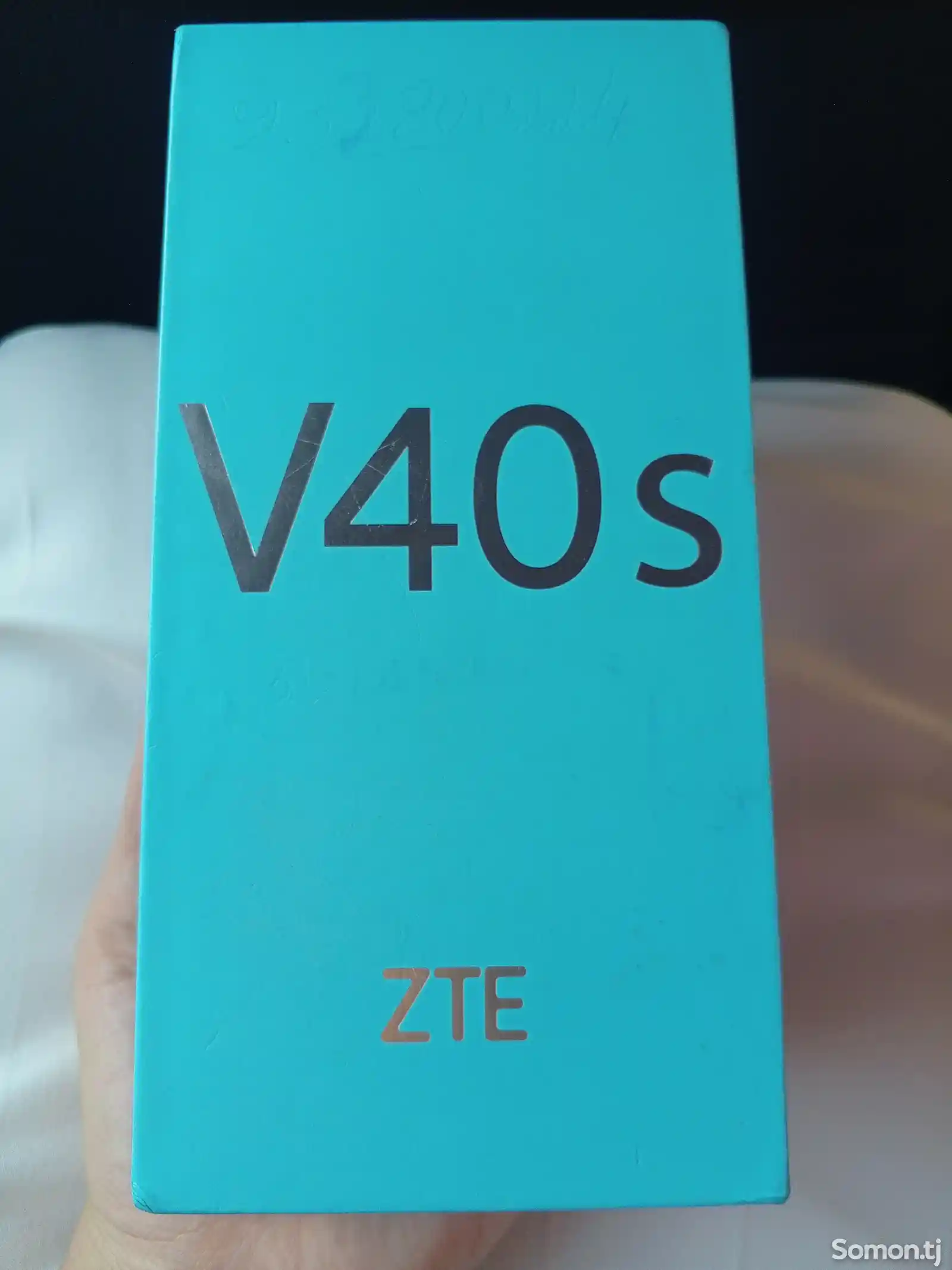 ZTE V40s-1