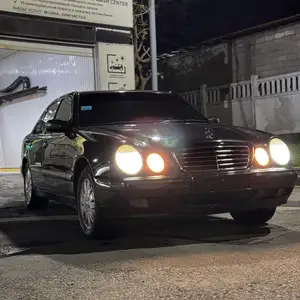 Mercedes-Benz E class, 2000