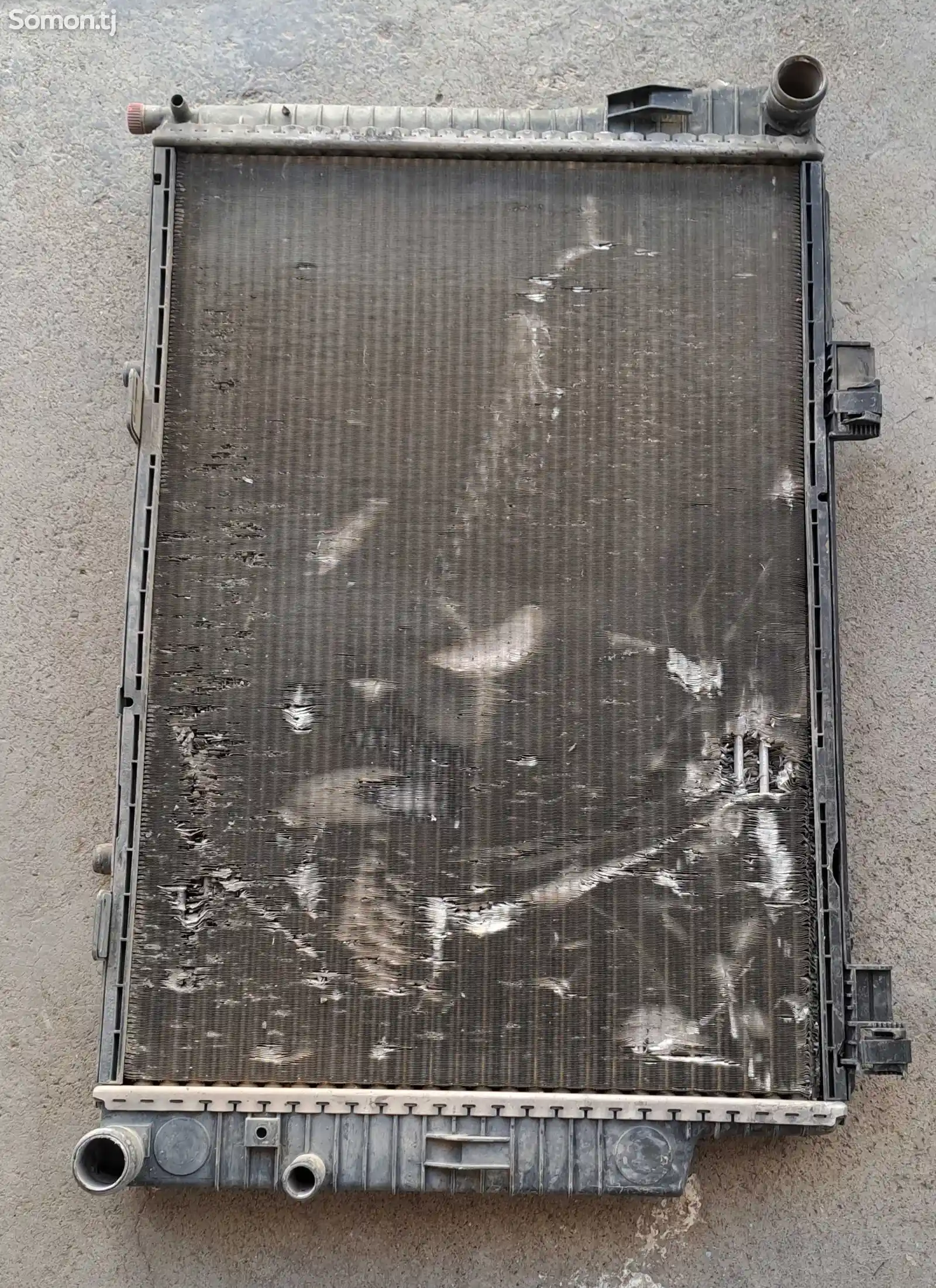 Боковые пластмассы от радиатор Mercedes W202-6