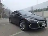 Hyundai Elantra, 2017-6